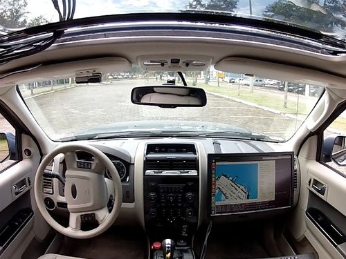 IARA autonomous vehicle going for a ride through UFES campus